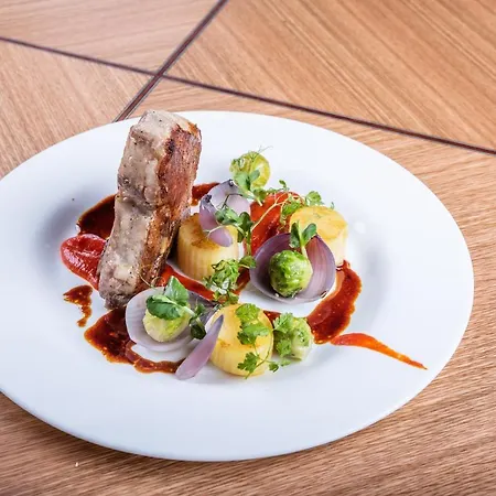 Restaurant & Design Noem Arch Hotel