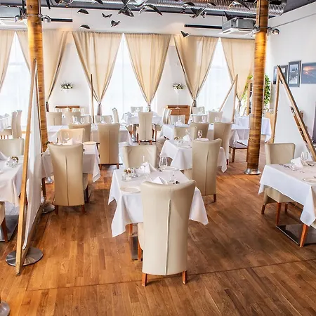 Hotel Restaurant & Design Noem Arch