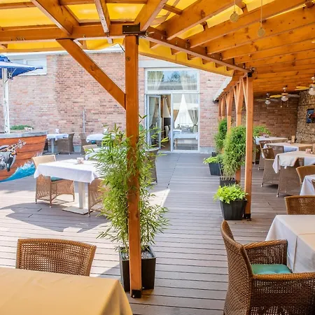 Hotel Restaurant & Design Noem Arch