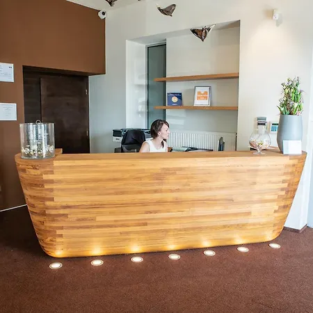 Restaurant & Design Noem Arch Hotel 4*