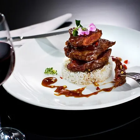 Restaurant & Design Noem Arch Hotel 4*
