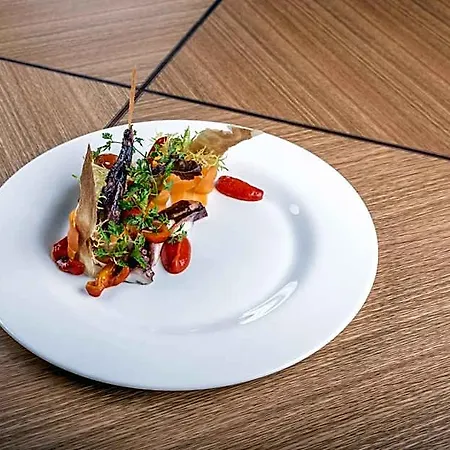 Restaurant & Design Noem Arch Hotel 4*