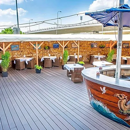 Restaurant & Design Noem Arch Hotel 4*