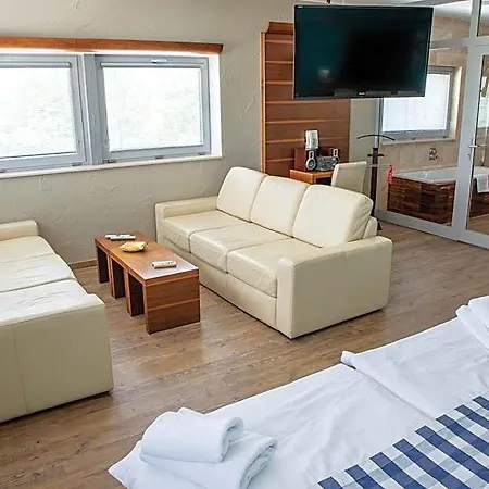 Restaurant & Design Noem Arch Hotel 4*
