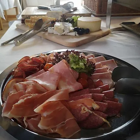Restaurant & Design Noem Arch Hotel 4*