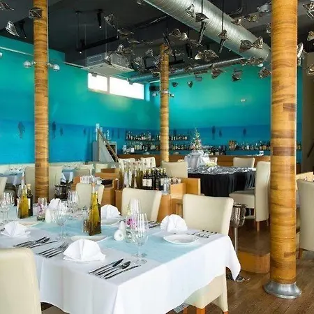 Hotel Restaurant & Design Noem Arch
